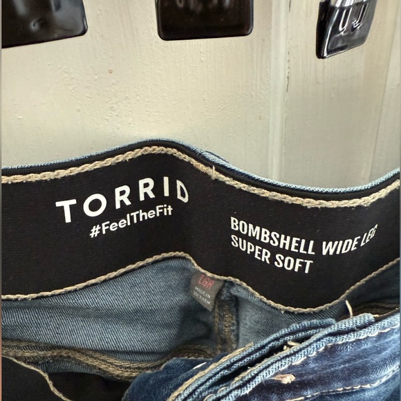 Torrid - Bombshell Wide Leg High-Rise Jean - Picture 2 of 6